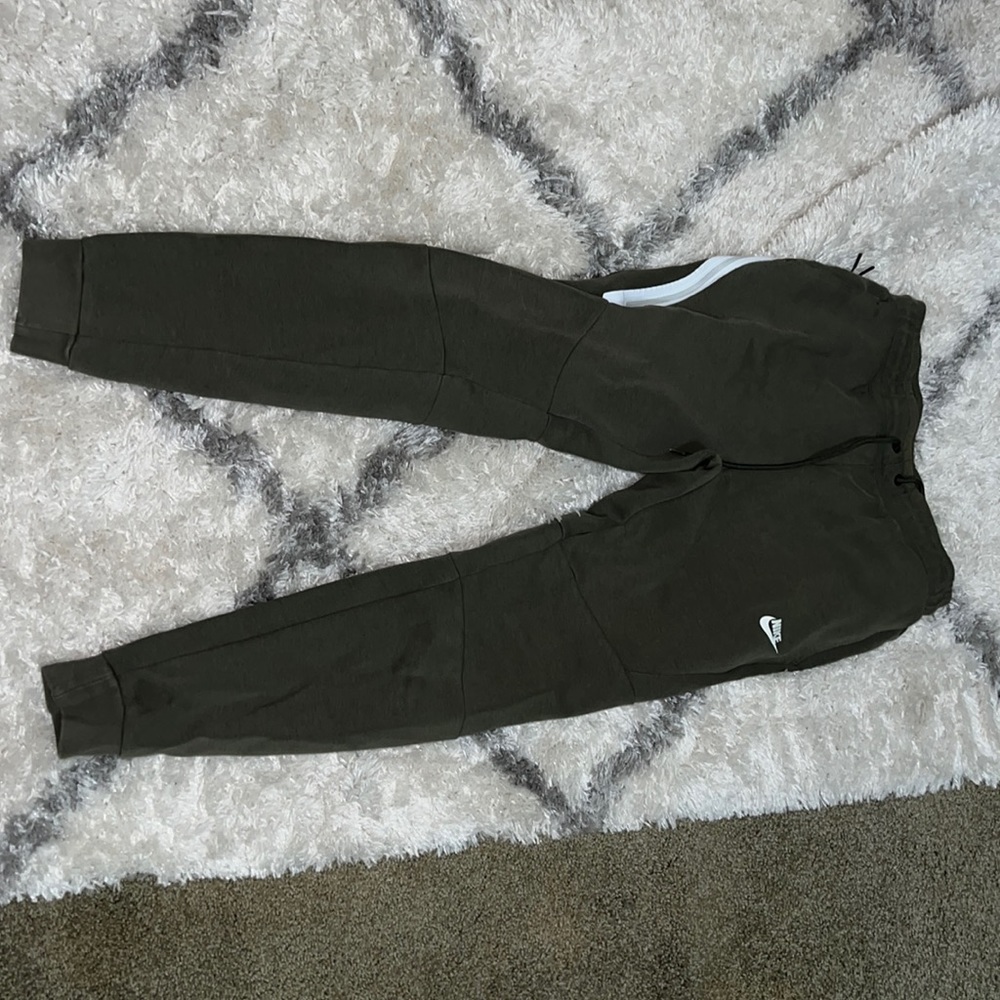 Nike jogger sweatpants